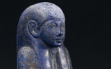 La dea Maat<br>III periodo intermedio, 1069-664 a.C. circa<br>lapislazzuli<br>Parigi, Muse du Louvre, Dpartment des Antiquits gyptiennes